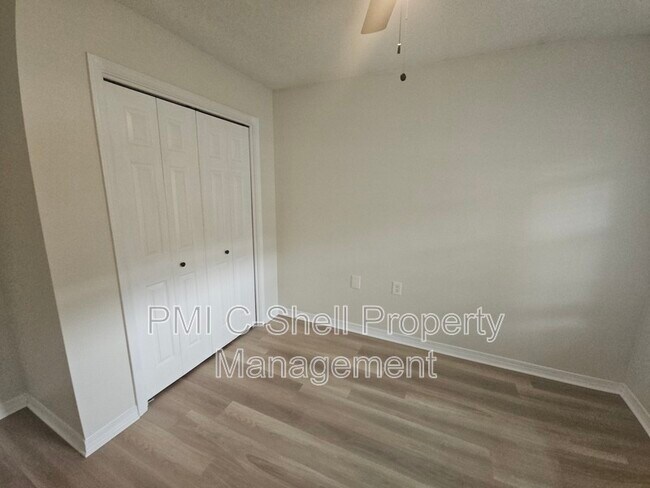 Foto del edificio - 111 Wildflower Ln