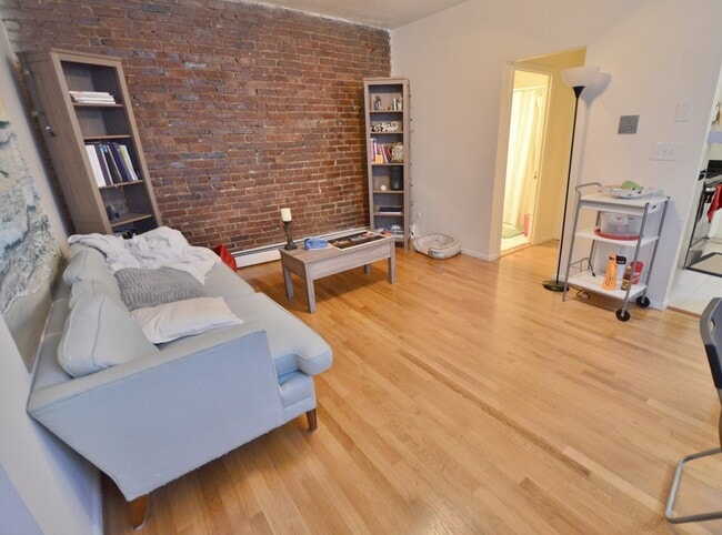 Foto del edificio - Symphony Road Apartments