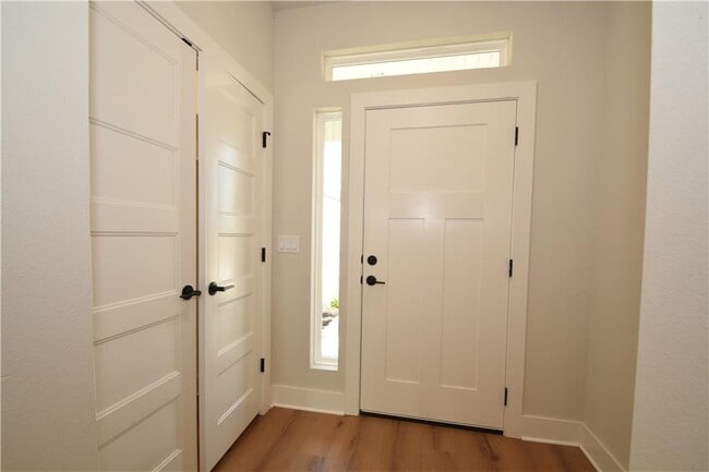 Building Photo - 1821 Lapis Ave