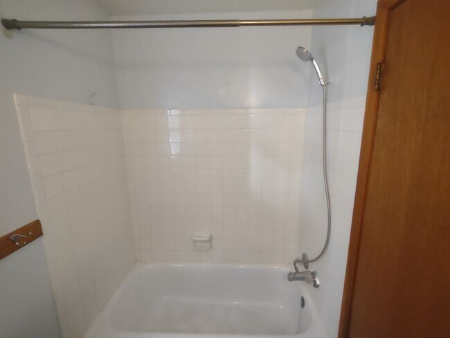 Building Photo - 3 br, 1 bath House - 1609 Eisenhower