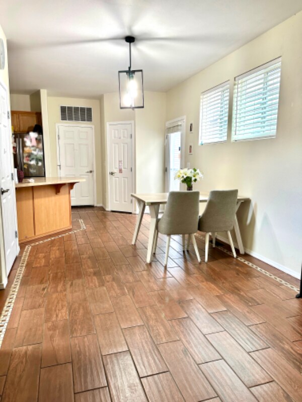 Foto del edificio - 8721 Stockholm Ln NE