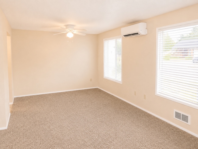 Building Photo - 1118 W Wakefield St