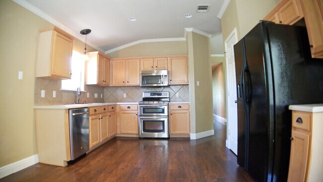 Building Photo - 3 Bedroom Round Rock home with a large office space!  Excellent Schools!