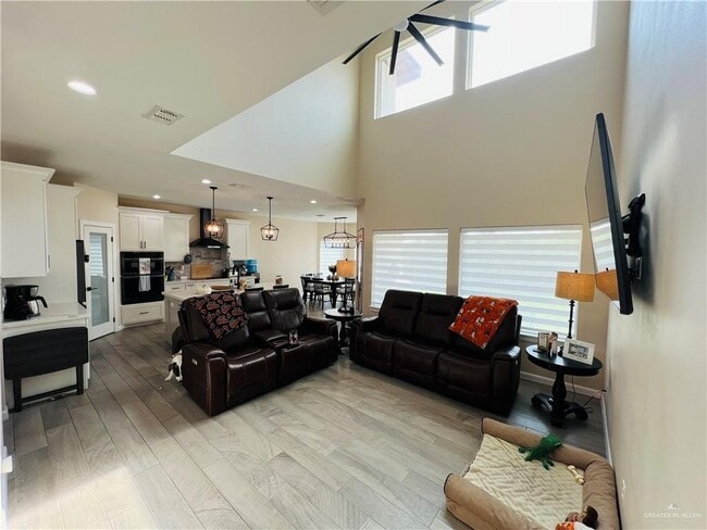 Building Photo - 3418 Coppermine Ave