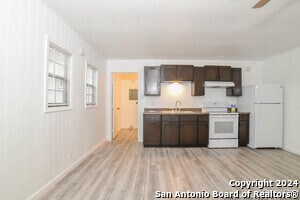 Building Photo - 215 Greenlawn Ave