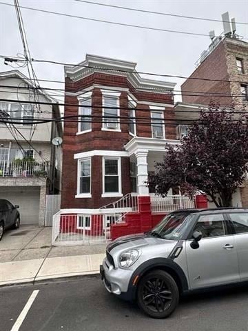 Building Photo - 512 56th St