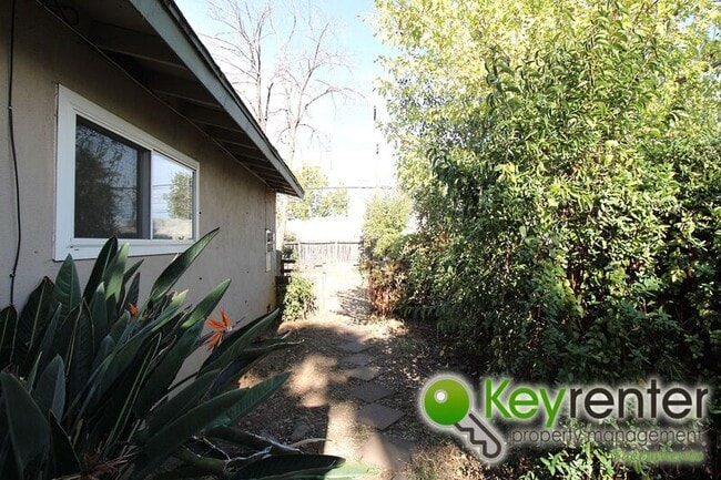 Building Photo - 10383 Mills Tower Dr