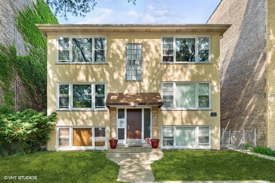 Primary Photo - 4030 N Mozart St
