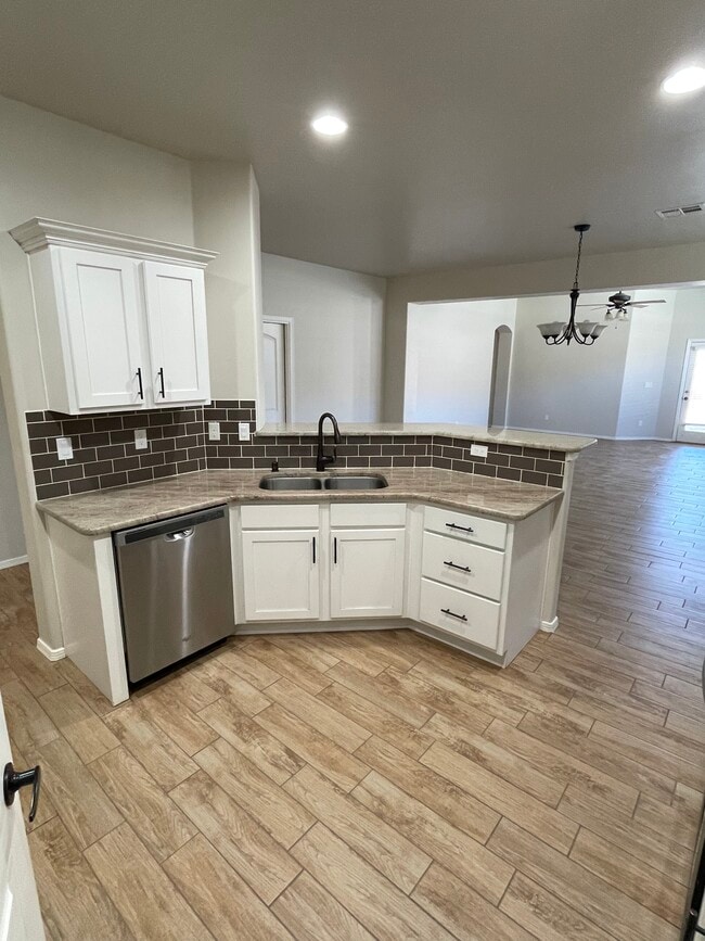 Foto del edificio - 3933 Agua Duro Dr