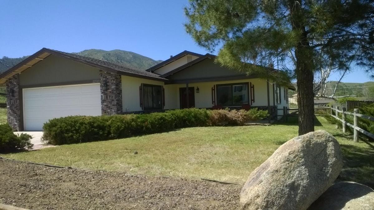 22909 Mariposa Rd, Tehachapi, CA 93561 House for Rent in Tehachapi