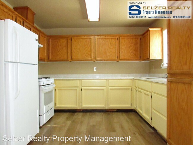 Building Photo - 3 br, 2 bath House - 11 Olga Pl.