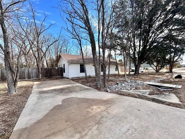 Building Photo - 510 Powell Dr