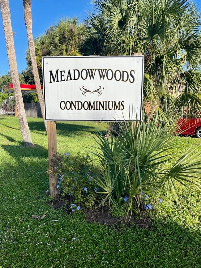 Foto del edificio - Meadowwoods Condo