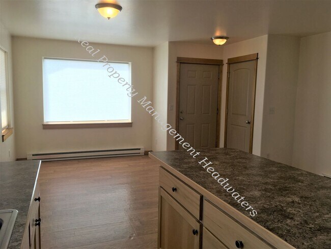 Foto del edificio - 2147 Gold Ave