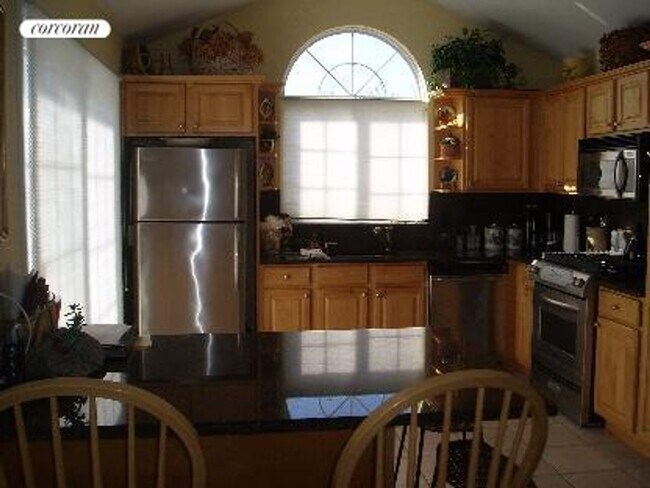 Foto del edificio - 57 N Captains Neck Ln