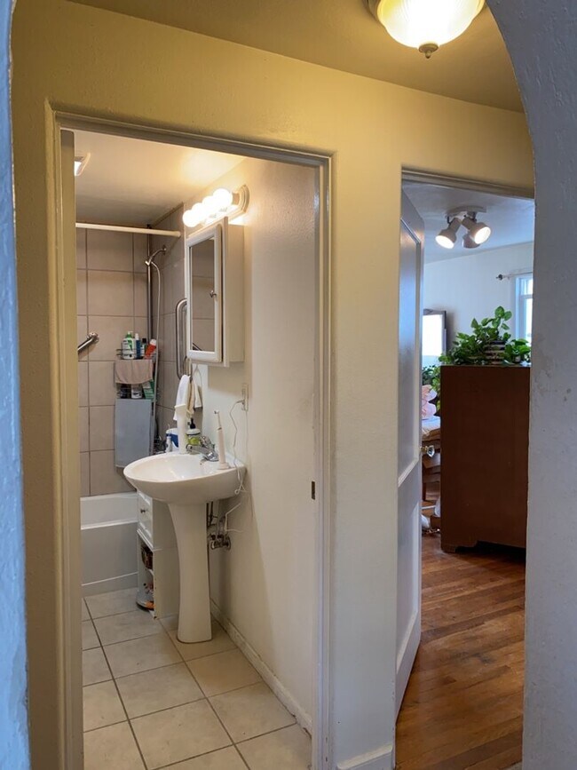 Foto del edificio - 1127 W Mulberry St