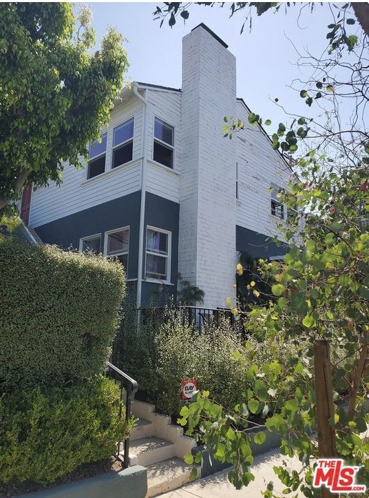 1055610558 Santa Monica/18081810 Westholme Apartments in Los