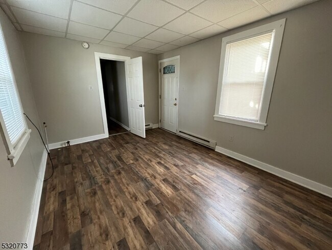 Foto del edificio - 53-53 Glen Ave