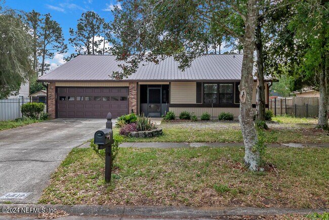 Foto del edificio - 4518 Crosstie Rd N