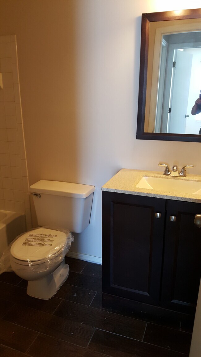 Foto del edificio - 825 Hulon Ln