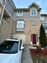Building Photo - 9 Ailsa Pl