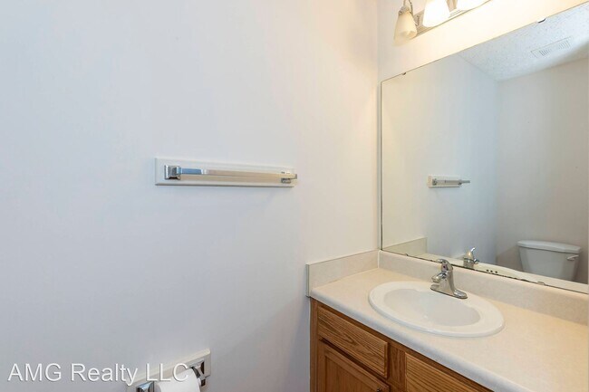 Building Photo - 4 br, 2.5 bath House - 1712 Shiva Court