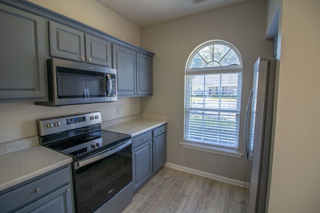 Foto del edificio - Henderson Townhomes