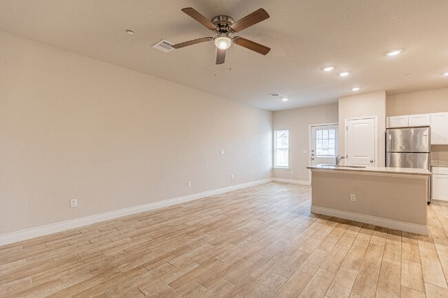 Building Photo - 7318 Savannah Brooks