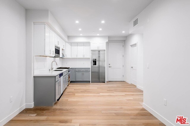 Building Photo - 3726 Kelton Ave
