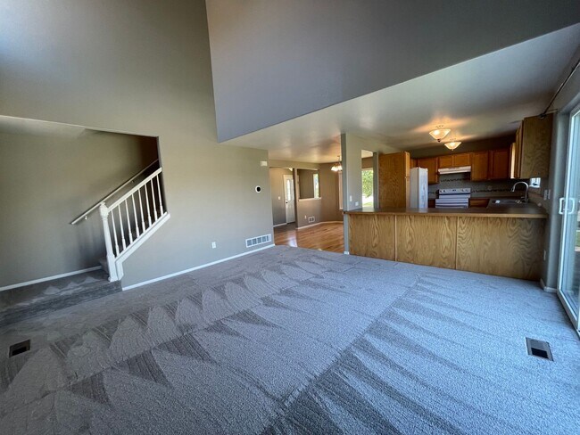 Foto del edificio - 2402 Ballard Ln