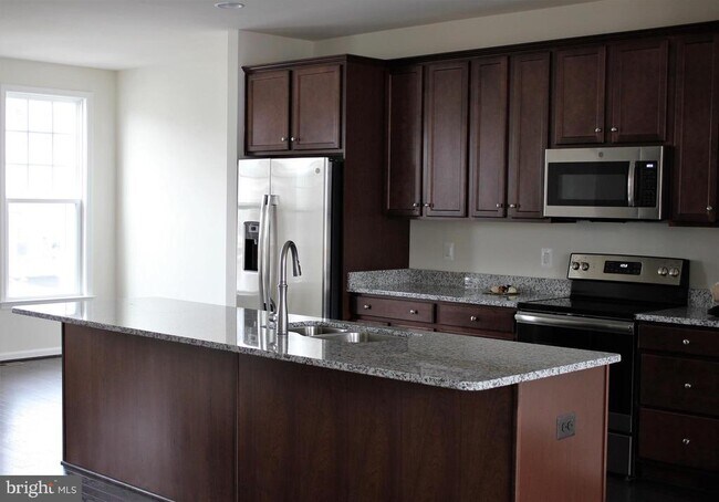 Foto del edificio - 117 Sequoia Dr