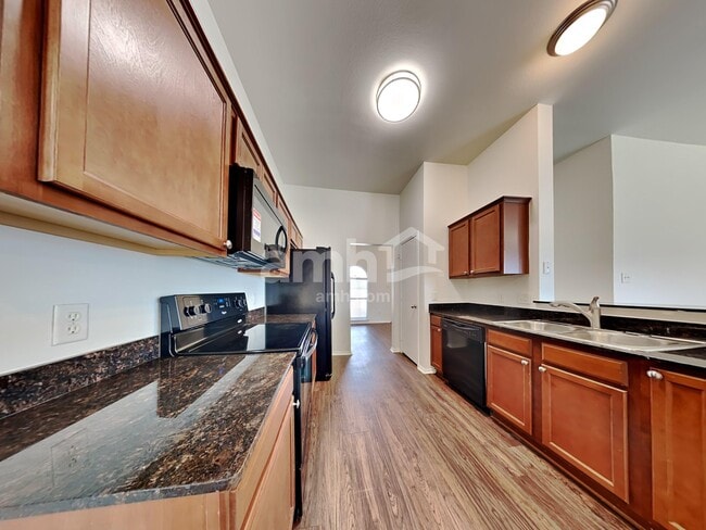 Building Photo - 1607 Tampa Bay Dr