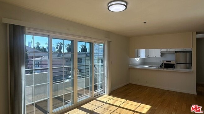 Building Photo - 1212 Arapahoe St