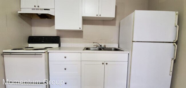 Building Photo - 1120-1122 Austin St