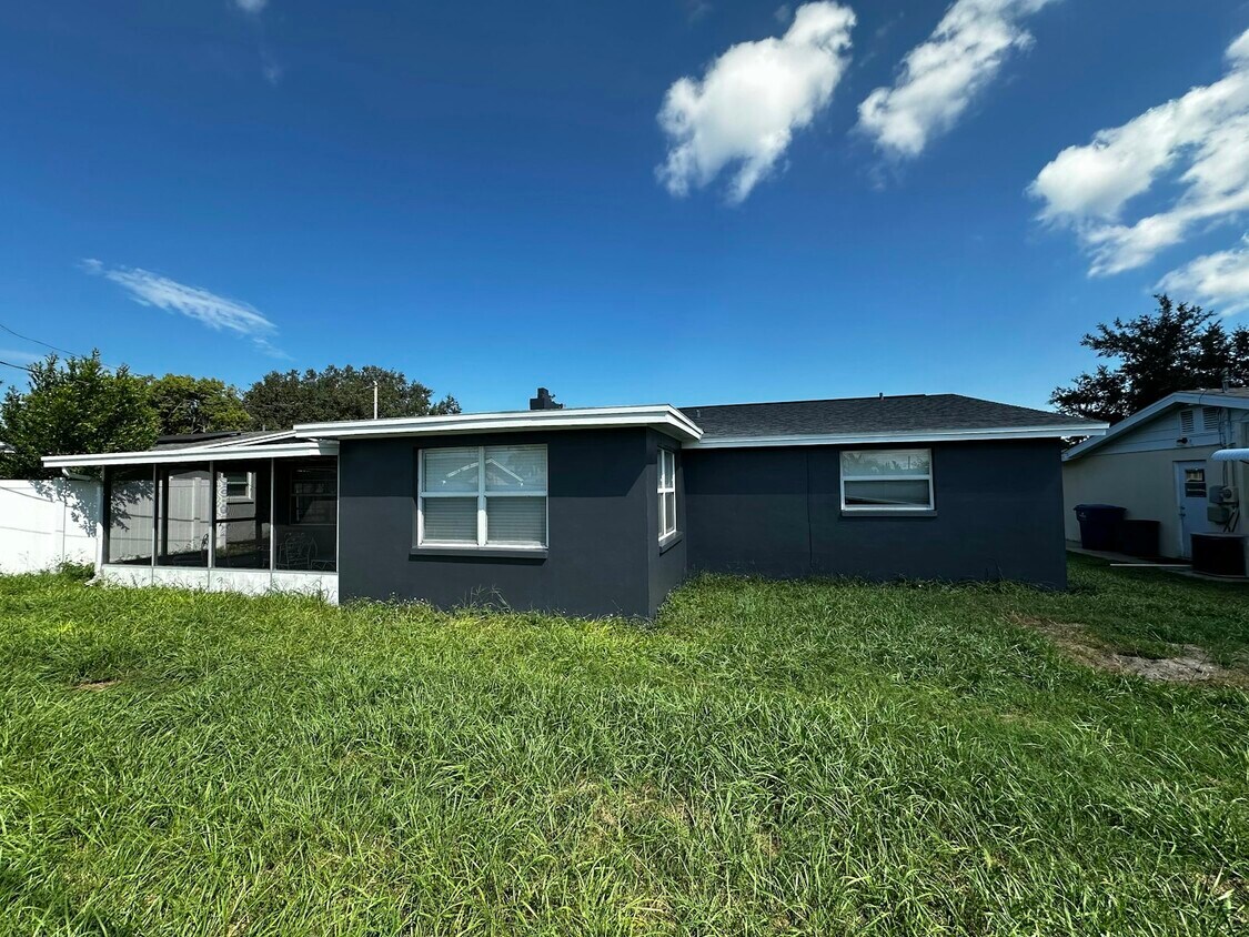 Building Photo - 5122 Perennial Dr
