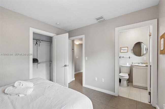 Foto del edificio - 435 NE 69th St