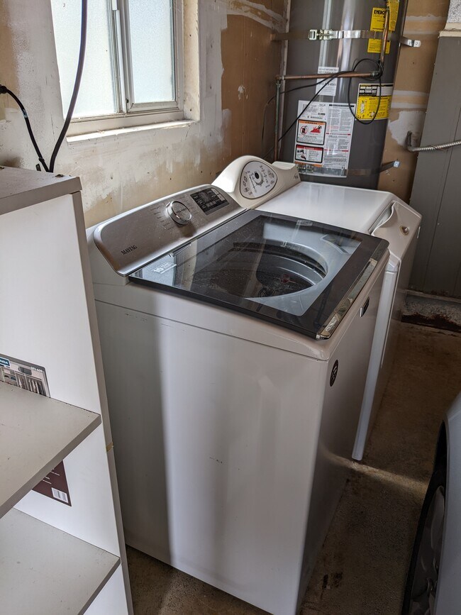 Garage - Washer, Dryer, Central Heat - 65 Bromley Ct