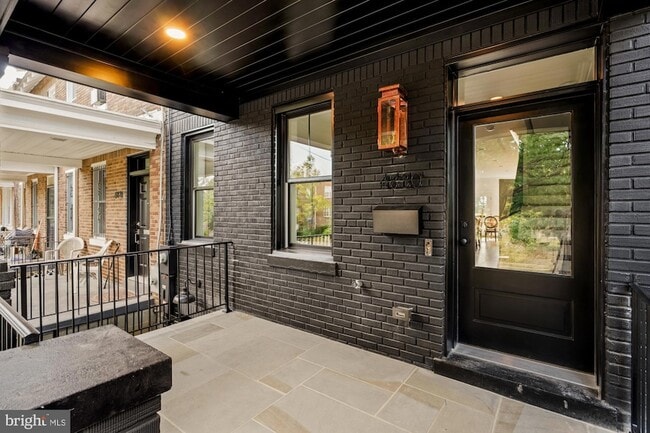 Foto del edificio - 4830 8th St NW