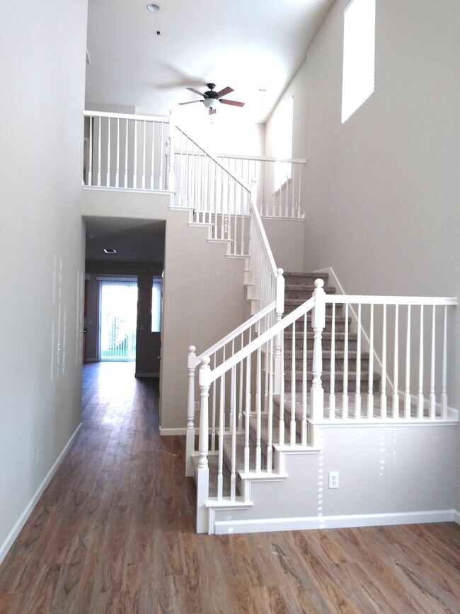 Foto del edificio - 325 American Farms Ave