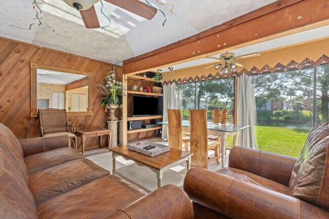 Building Photo - 4000 Gulf Terrace Dr