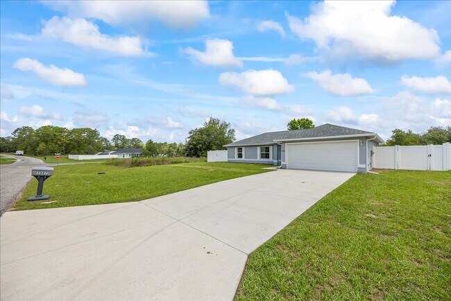 Foto del edificio - 5887 SW 154th Lane Rd