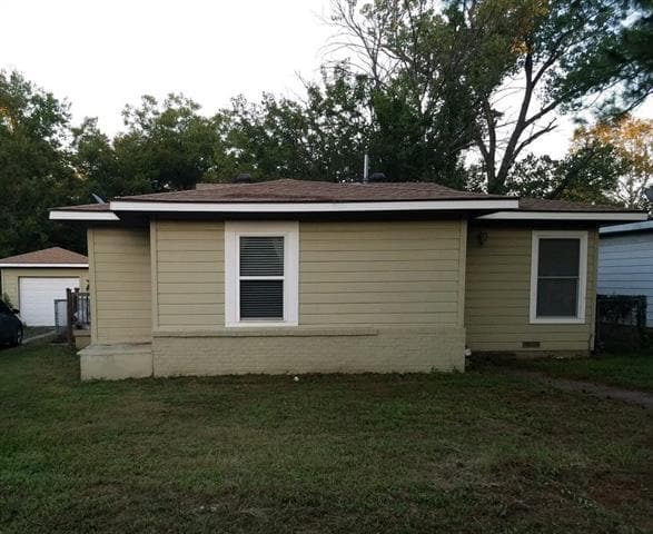 Primary Photo - 809 Drummond Dr