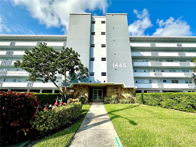 Foto del edificio - 1445 Atlantic Shores Blvd