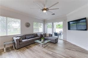 Foto del edificio - 603 104th Ave N