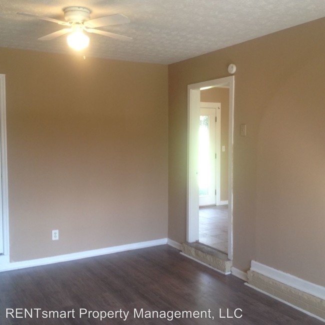 Building Photo - 3 br, 1.5 bath House - 5549 Valleybrook Road