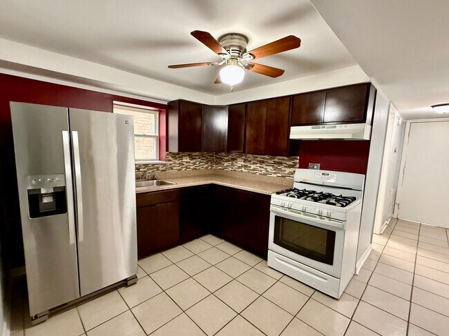 Foto del edificio - 7544 Brown Ave