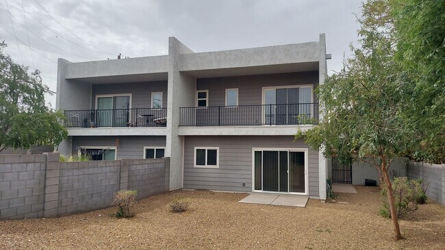 Foto del edificio - 1728 E Ocotillo Rd