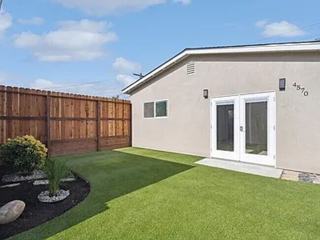 Foto del edificio - 4570 Cochise Way