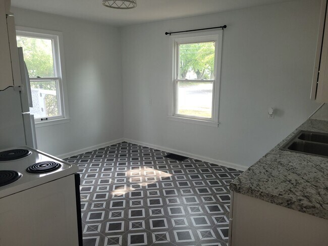 Foto del edificio - 2-Bedroom/1-Bath, Great Neighborhood
