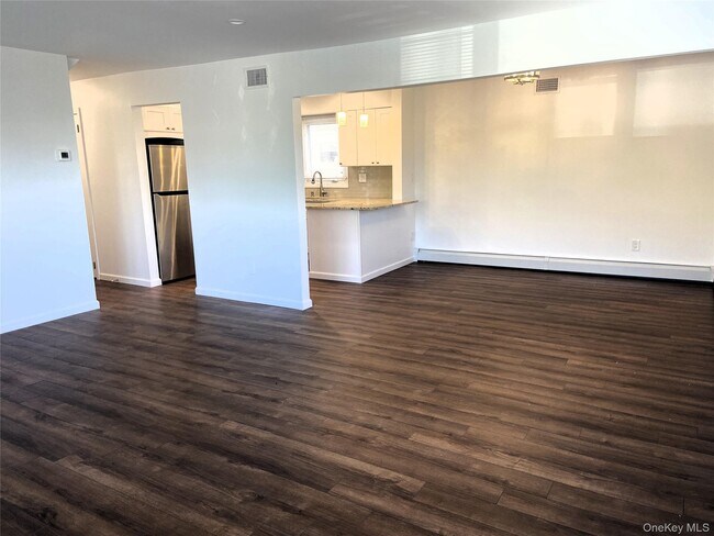 Foto del edificio - 473 Franklin Blvd